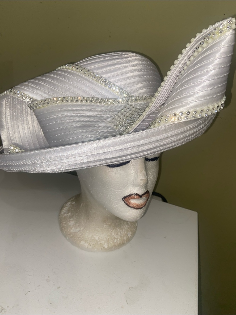 Beautiful NWT Dress Hat / Church Hat by Swan